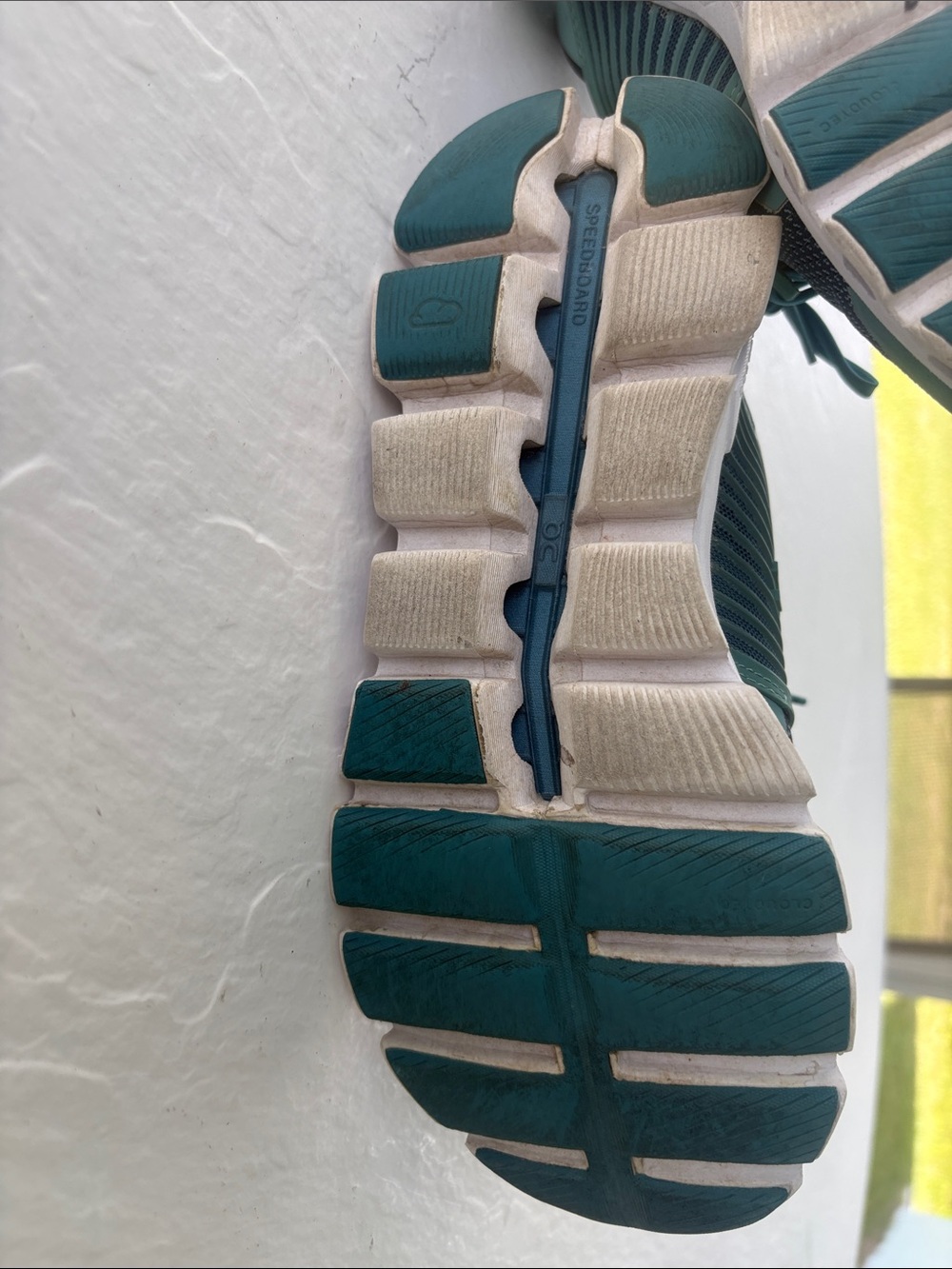 On Running Teal and Dark Blue Cloud Running Shoes - Picture 7 of 9